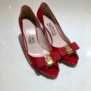 Salvatore Ferragamo Pola Peep toe pump